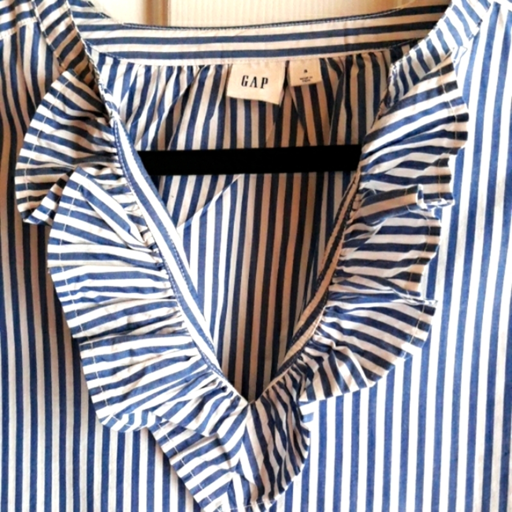 Gap Striped Blue/White  Cotton Blouse. Size Small